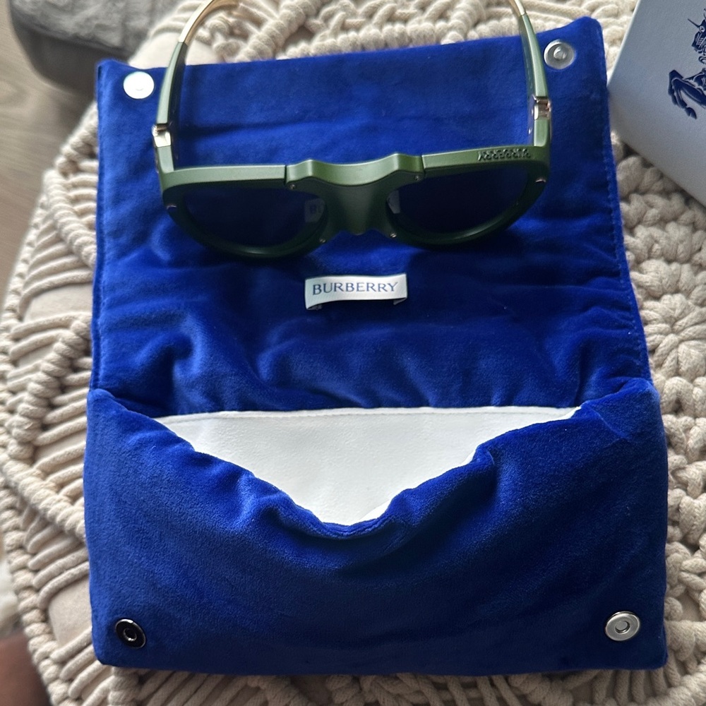 Burberry Olive Green Sunglasses with Blue Case *Unisex!* - Picture 12 of 16